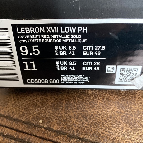 Lebron XVII Low Ph - Picture 2 of 5